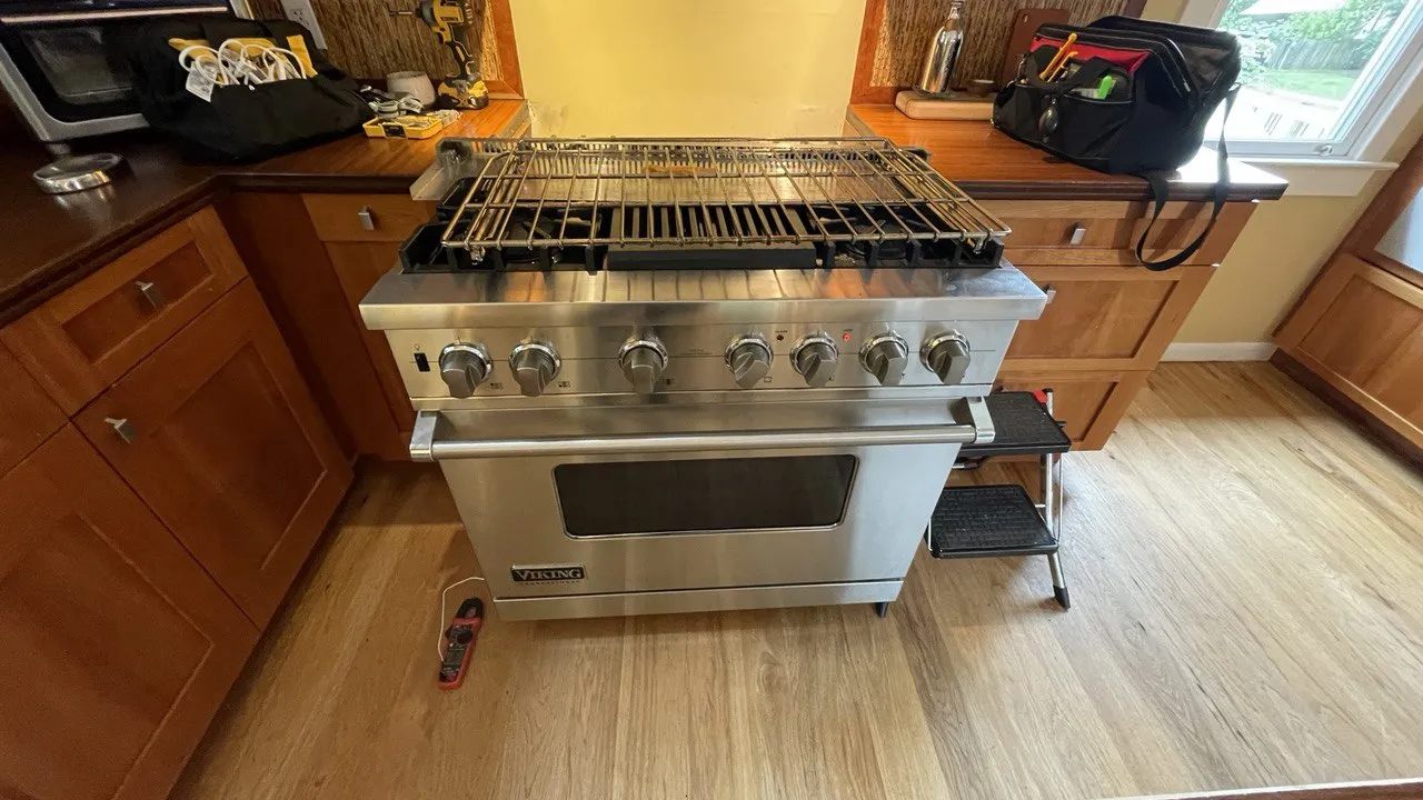 Electronics repair microscope soldering station